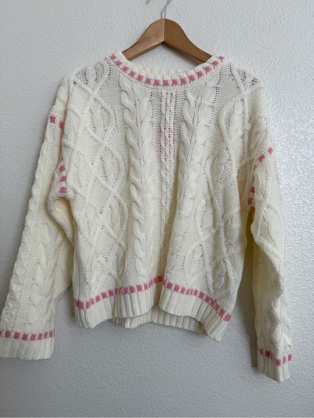 NWT Edikted White and Pink Crewneck Sweater Size M